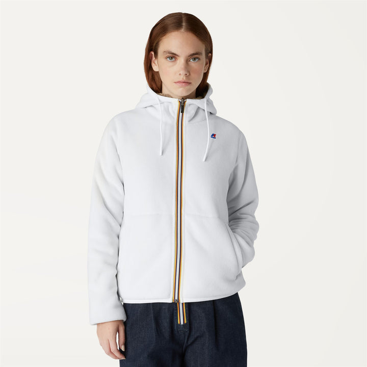 Chaqueta de forro polar reversible beige gris para mujer con capucha ajustable 4