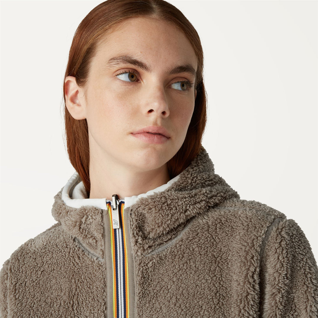 Chaqueta de forro polar reversible beige gris para mujer con capucha ajustable main