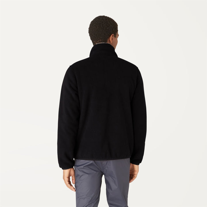 Chaqueta de forro polar gris y negra para hombre con cremallera y bolsillos 6