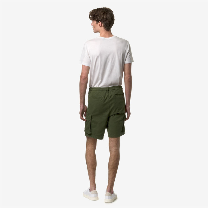 Shorts Man DAVON Cargo GREEN CYPRESS Dressed Front Double		