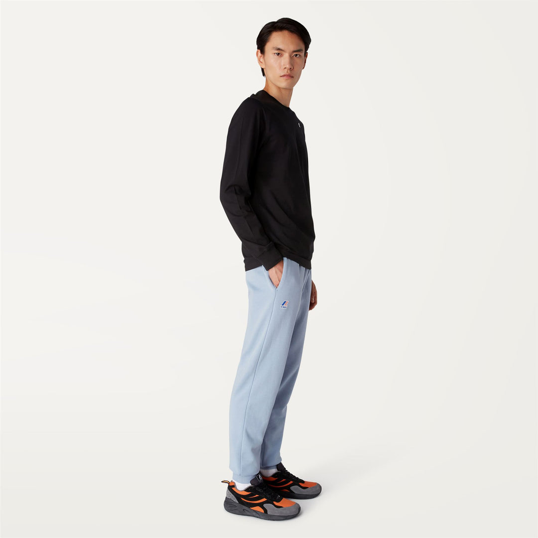 Pantalones deportivos unisex azul polvo para uso urbano main