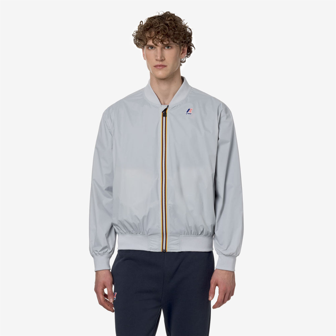 Jackets Unisex LE VRAI 3.0 AMAUREN Short GREY LT Dressed Back (jpg Rgb)		