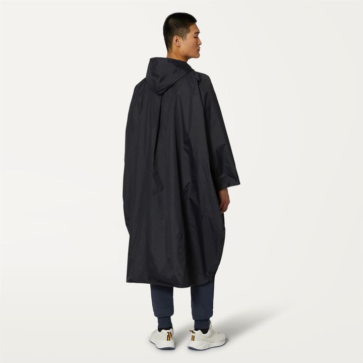 Jackets Unisex LE VRAI 3.0 RENNES PONCHO BLACK PURE Dressed Front Double		