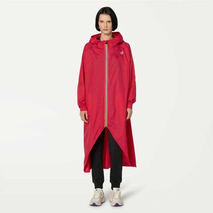 Jackets Unisex LE VRAI 3.0 RENNES PONCHO RED BERRY Dressed Back (jpg Rgb)		