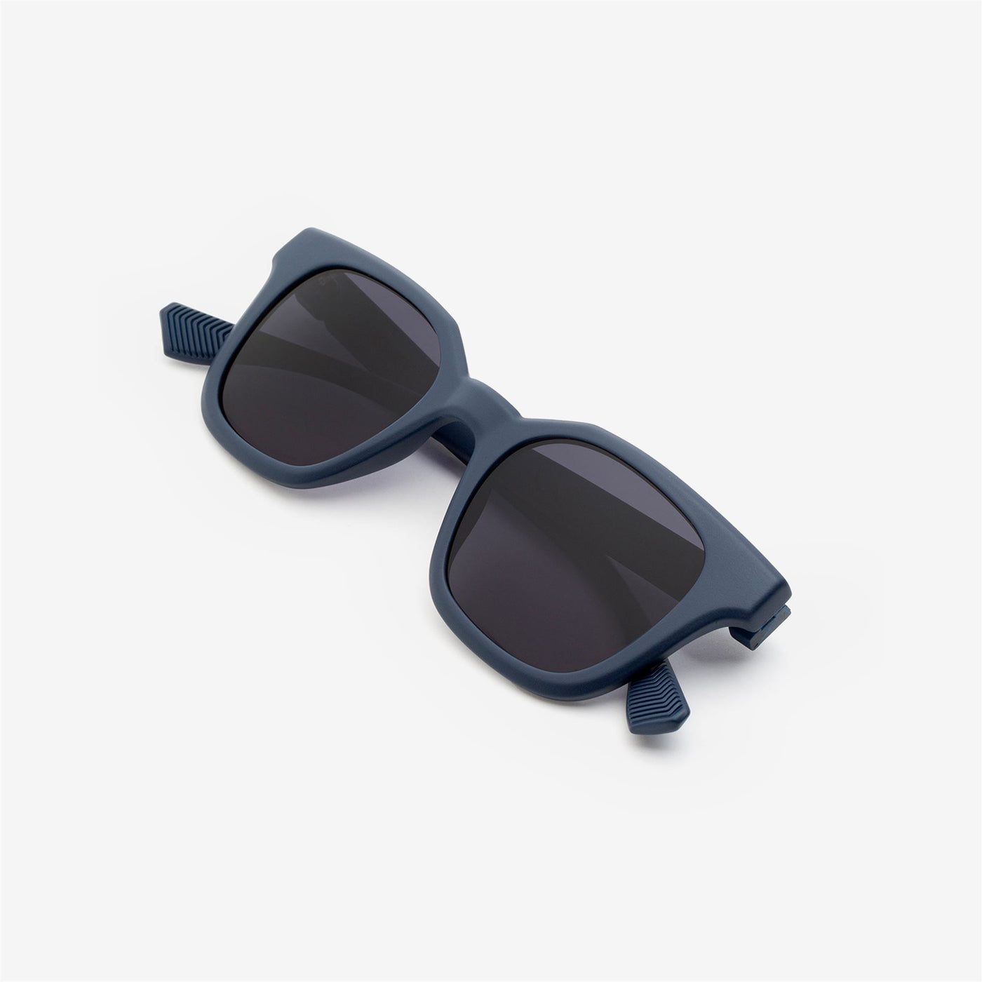 Glasses Unisex AVENTURIER Sunglasses GDQ_BLEU_MARINE_BL3 Dressed Side (jpg Rgb)		