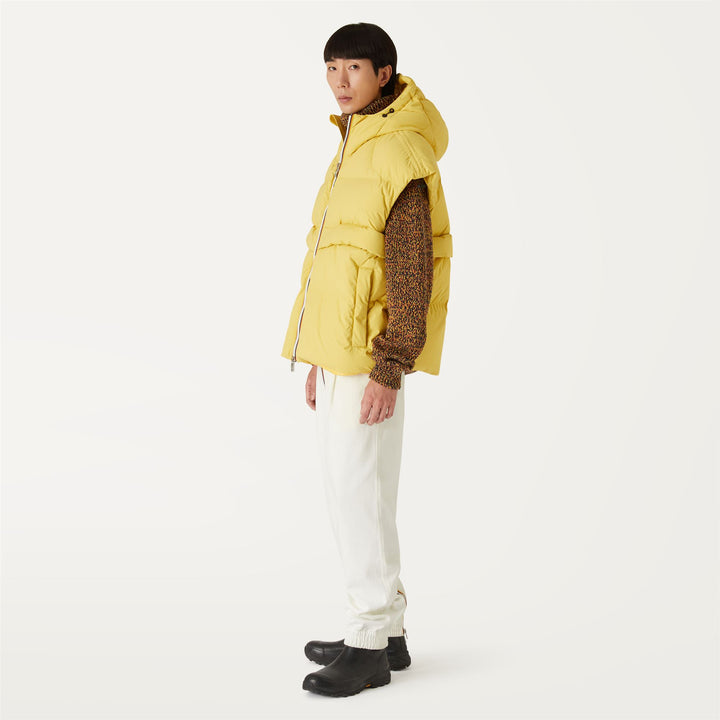 Jackets Man CLAVES 2.1 AMIABLE Vest YELLOW GOLD Detail (jpg Rgb)			