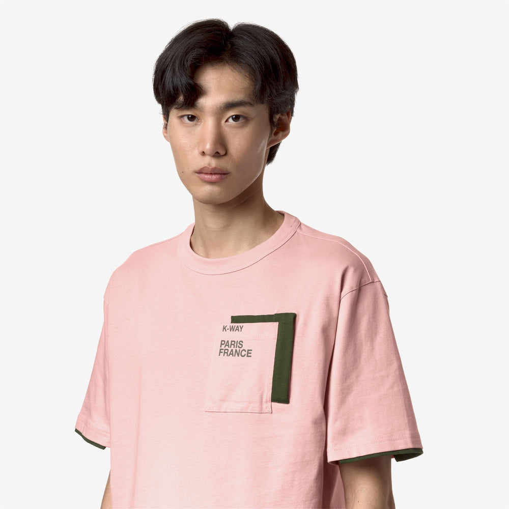 T-ShirtsTop Man FANTOME CONTRAST POCKETS T-Shirt PINK POWDER - GREEN CYPRESS Detail Double				