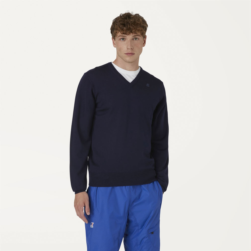 Deep Blue Men's Merino Wool V-Neck Pullover for Warmth 02