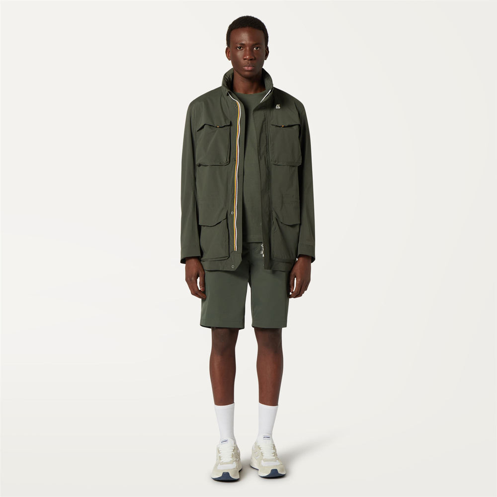 Blackish green Men's Cargo Shorts for Urban Wear 02