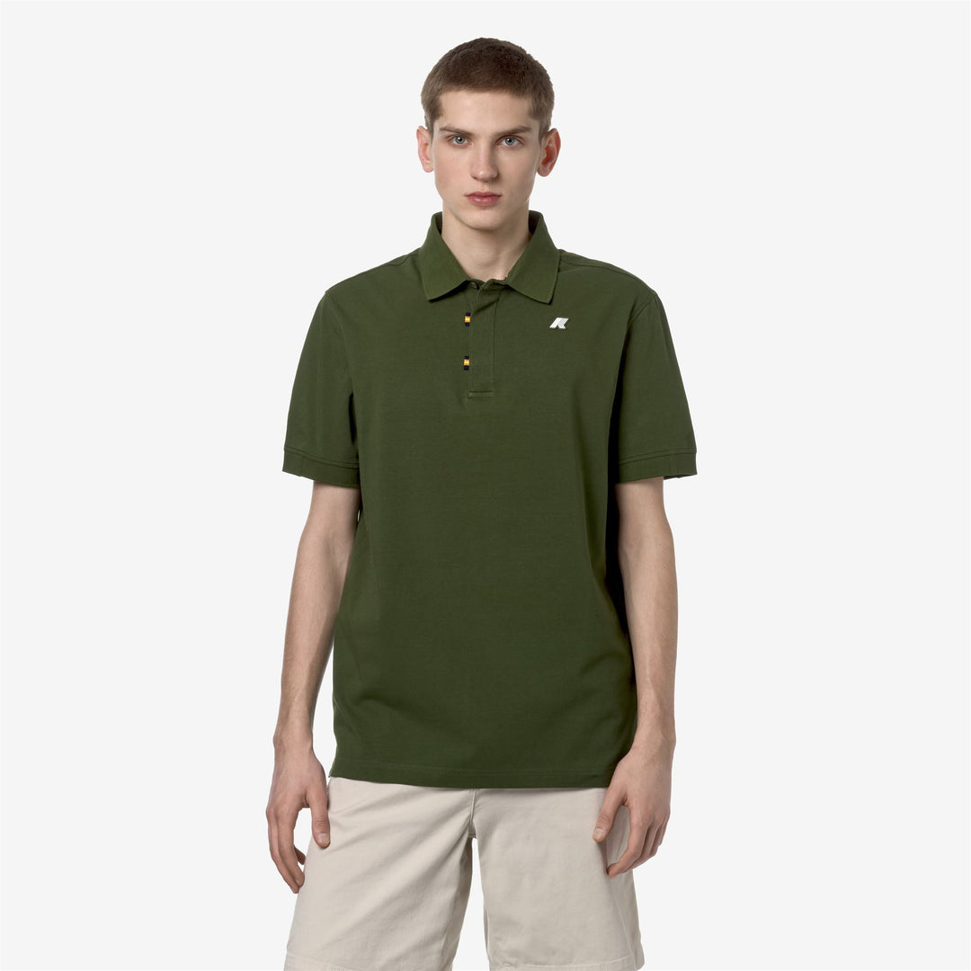 Polo Shirts Man ALDERIC STRETCH JERSEY Polo GREEN CYPRESS Dressed Back (jpg Rgb)		